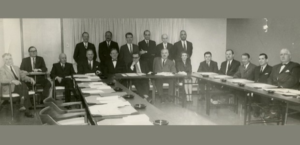 The first meeting of the University Council was held on January 17, 1964. 