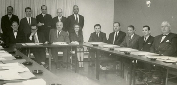 The first meeting of the University Council was held on January 17, 1964. 