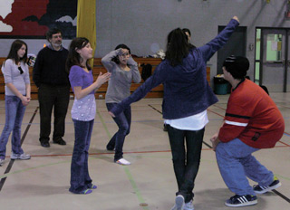 In March, Warren Linds (second from left) worked with students at Saskatchewan’s Standing Buffalo First Nation School as part of a project to develop health and leadership skills through theatre. Student from left to right are Katrina Goodwill, Shayla Goodwill Bear, Derian Yuzzicappi, an unidentified student (with back to camera) and Drue Goodwill. | Courtesy Warren Linds