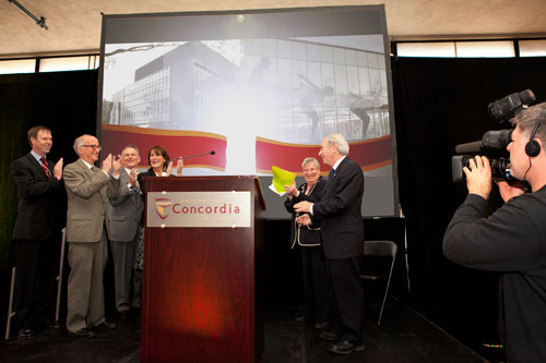 From left to right: Peter Kruyt, Chairman of Concordia’s Board of Govenors; Brian Lewis, Dean of the Faculty of Arts and Science; Senator Larry Smith; Kathleen Weil, Quebec Minister of Immigration and Cultural Communities; Louise Dandurand, Vice-President, Research and Graduate Studies; and President and Vice-Chancellor Frederick Lowy officially open the PERFORM centre. | Photo by Concordia University