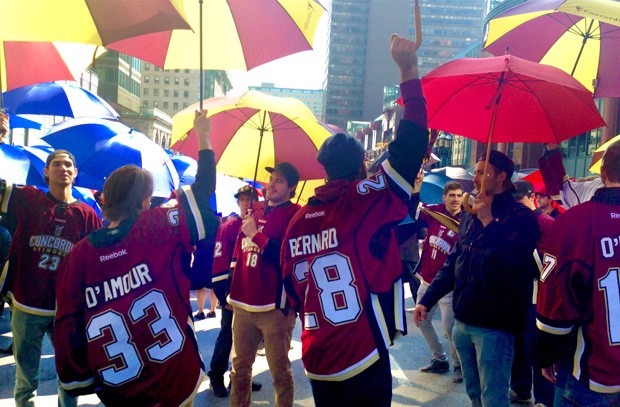 Centraide of Greater Montreal launched its annual fundraising campaign on October 2 with the annual March of 1,000 Umbrellas. Concordia’s men’s hockey team took part, as it does every year. 
