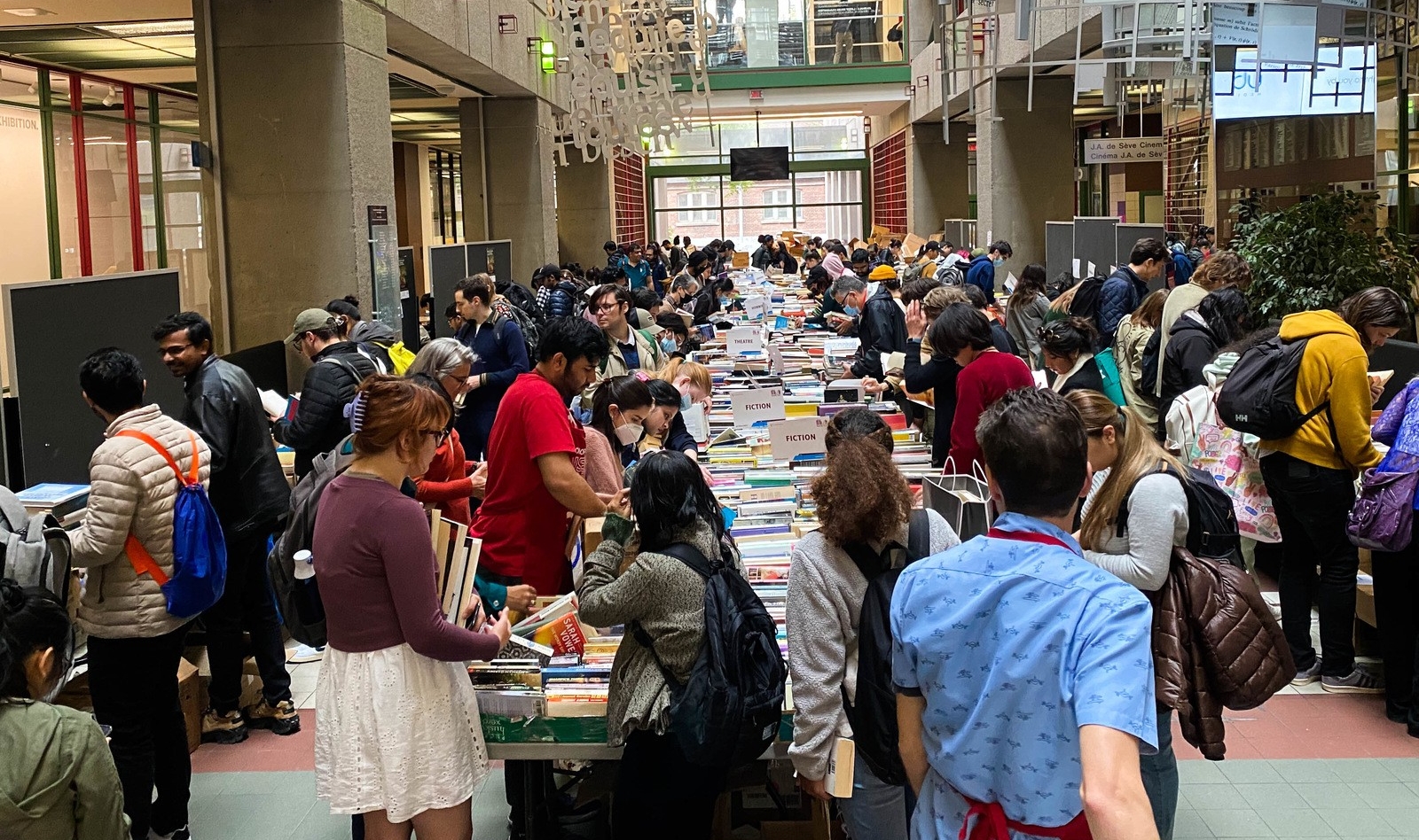 Concordia community members gather in J.W. McConnell Building for Epic Used Book Giveaway