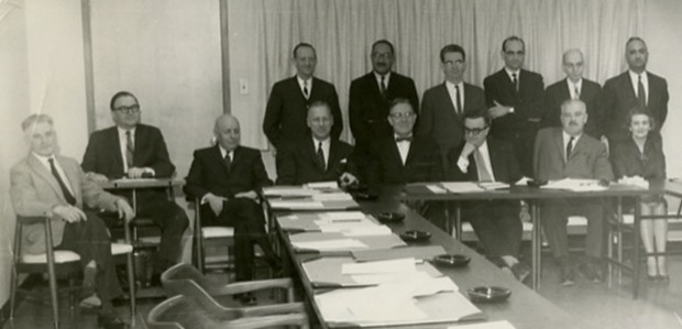 The first meeting of the University Council was held on January 17, 1964. 