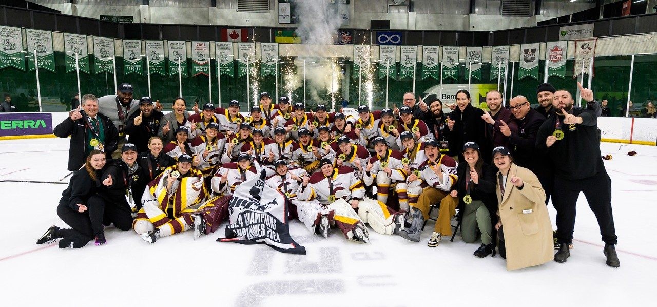 Concordia Stingers women’s hockey team after a win
