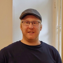 Dustin Barker