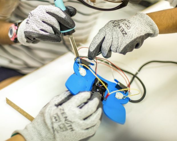 Engineering hands