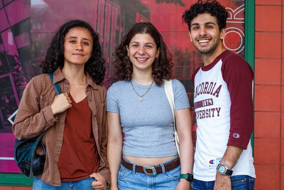 3 students standing in front of a Concordia building