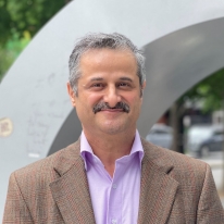 Farrokh Darvishi Headshot Farrokh Darvishi