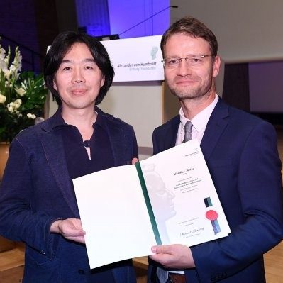 Hiroshi Abe and Matthias Fritsch with the Humboldt Alumni Award for Innovative Networking Initiative