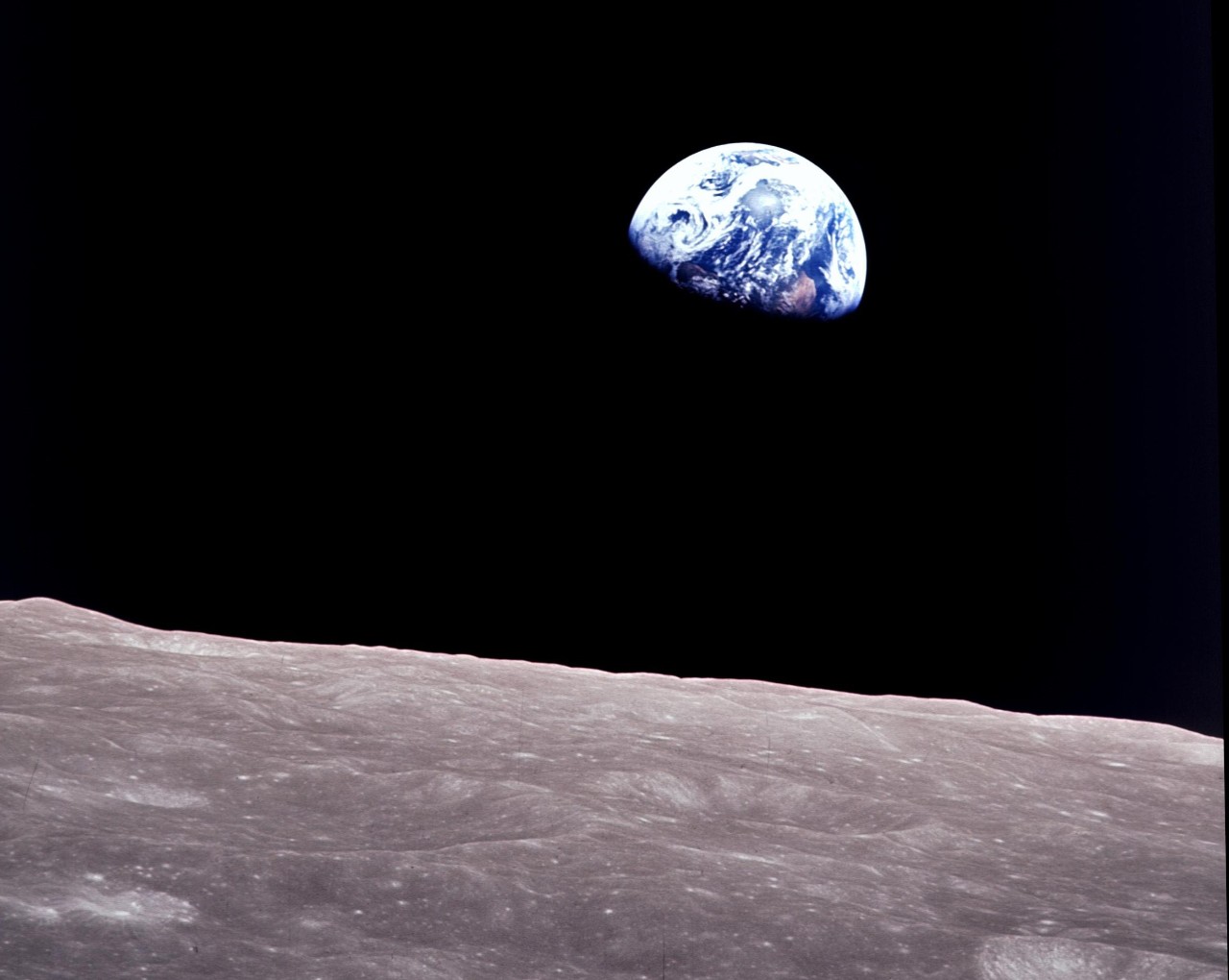 Picture courtesy of NASA / Bill Anders (public domain)