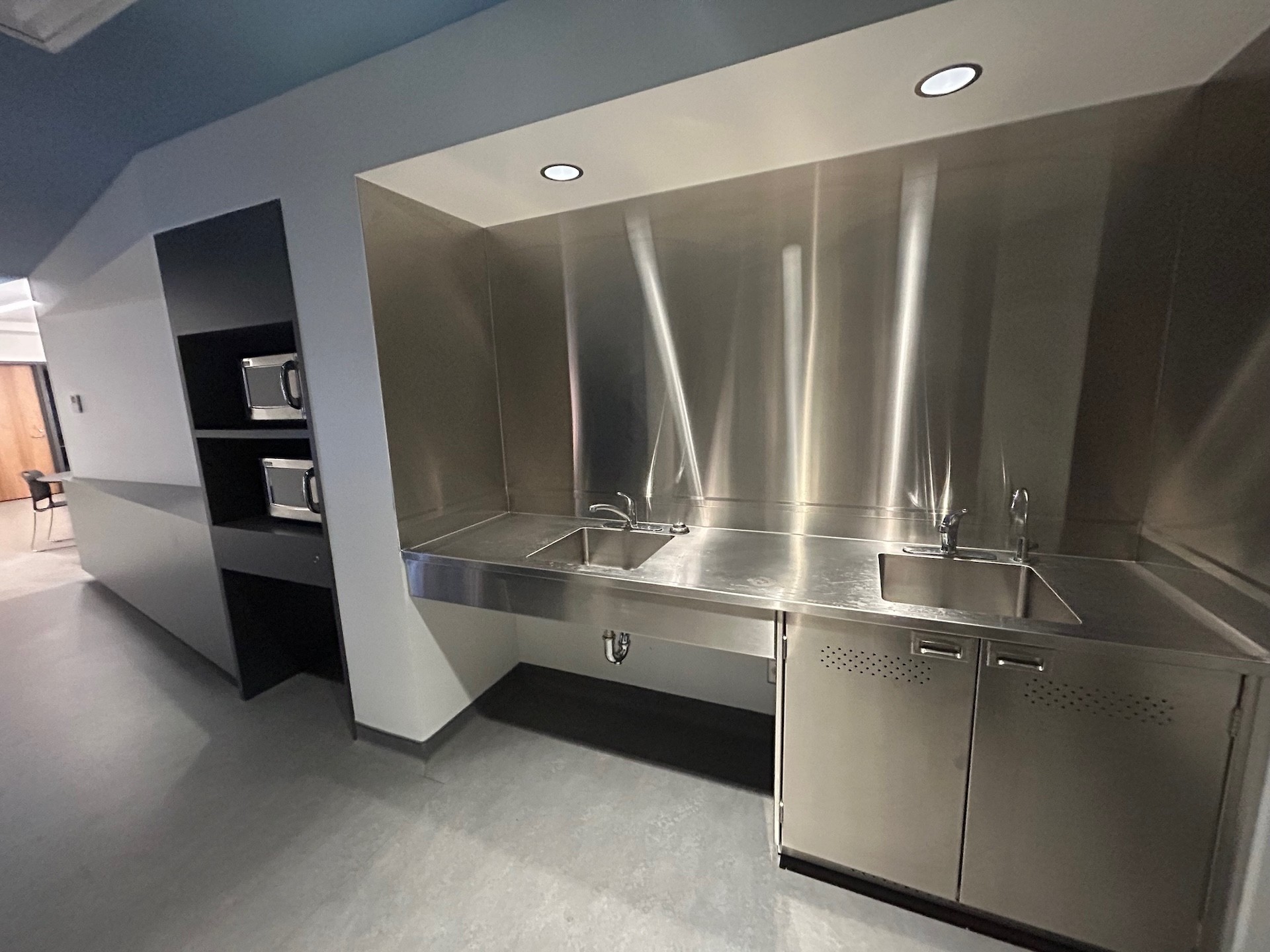 Sinks in Hall Building 410