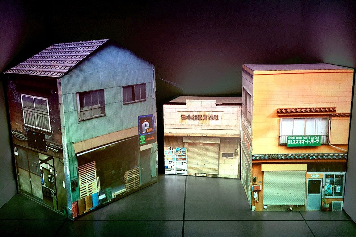 A group of 3 Japanese buildings in miniature