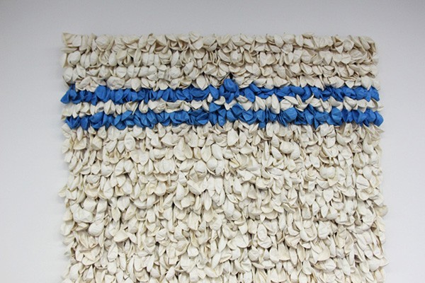 Tracey Fequet, Blanket wire, balloons Tracey Fequet. Blanket wire, balloons