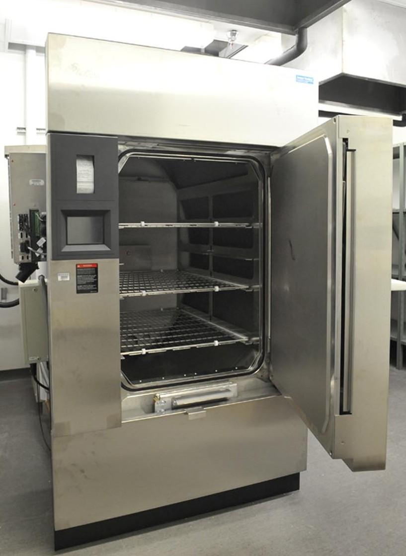 Large autoclave