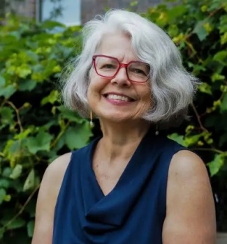 Carol Payne headshot