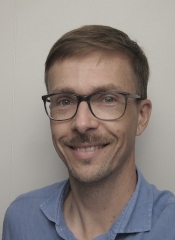 Headshot of Eduardo Ralickas who is an Associate Professor of Art History at the Université du Québec à Montréal (UQAM)