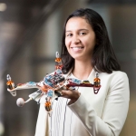 Image & text component, with text on left and round image on right