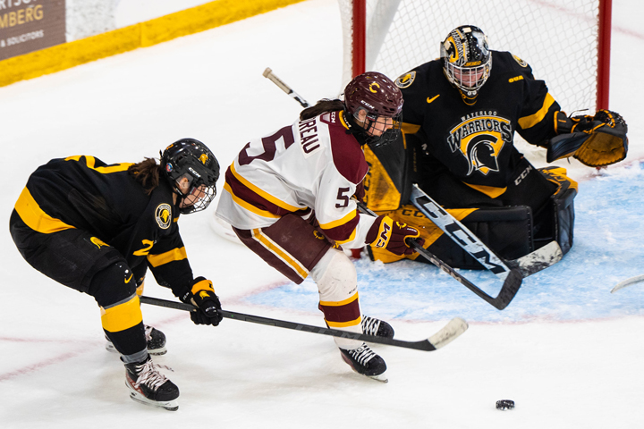 Concordia women's hockey plays against Waterloo