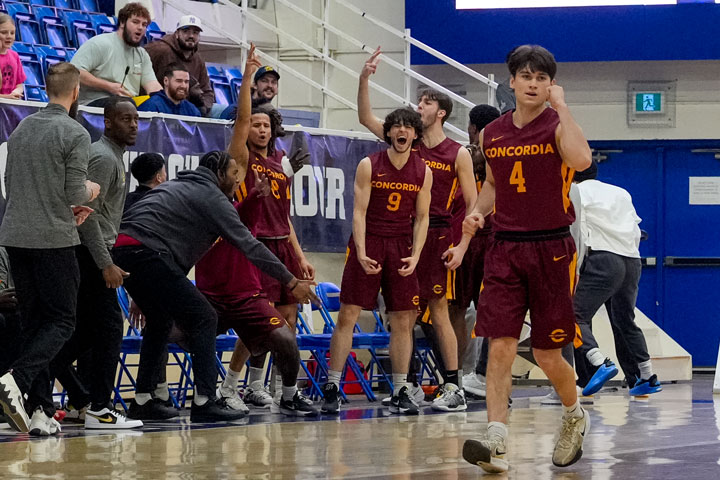L’équipe masculine de basketball a battu UBC et a terminé 5e au tournoi U SPORTS