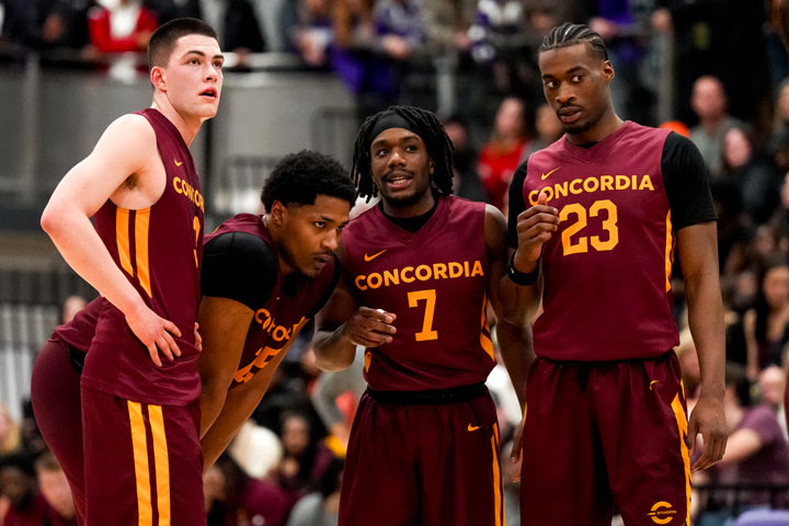 L’équipe masculine de basketball échoue en finale du RSEQ à Bishop's