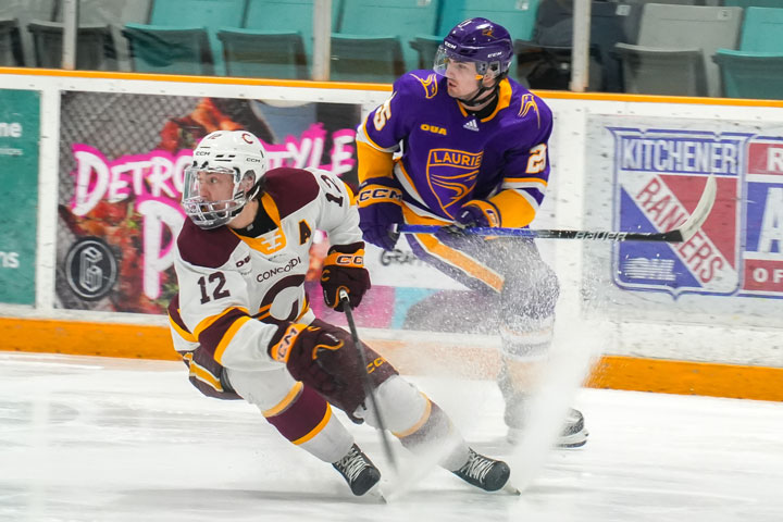 Men's hockey return home from road trip with two wins