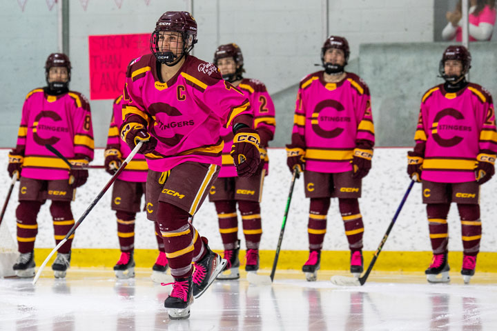Les Stingers obtiennent une victoire décisive aux dépens des Carabins et Jessymaude  Drapeau franchit le cap des 100 points