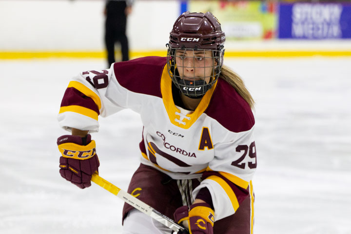 Emmy Fecteau chosen for Hockey Canada's Creating Coaches initiative