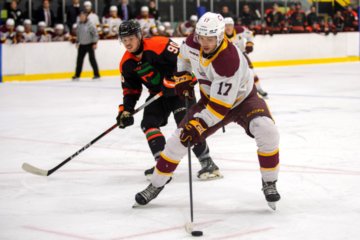 Men's hockey on a 5-game winning streak