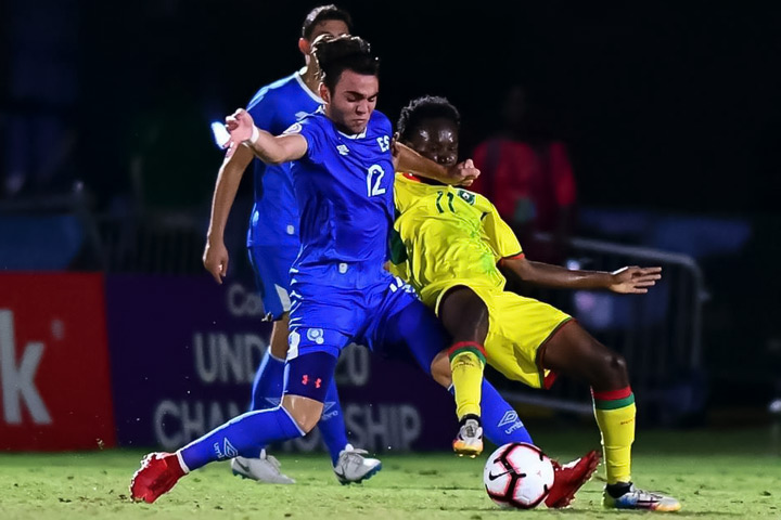 Midfielder Sebastien Rondeau played on the U17 and U20 El Salvador national teams.