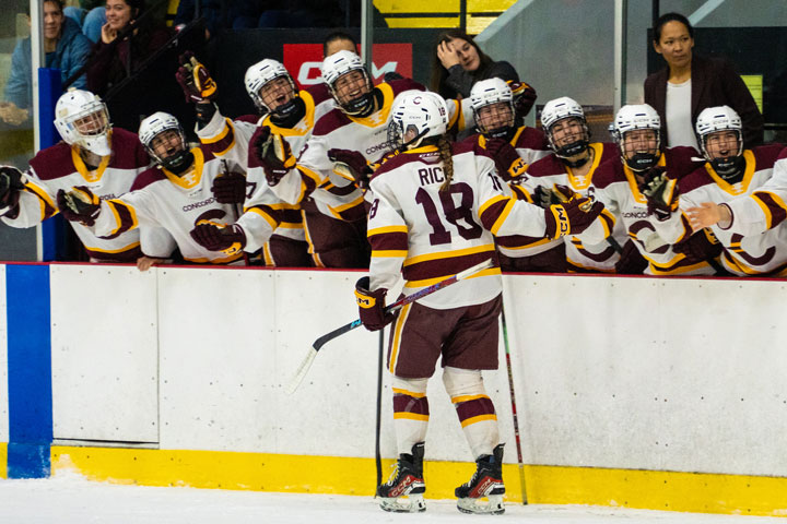 L'équipe féminine de hockey des Stingers reste invaincue après deux victoires consécutives contre McGill