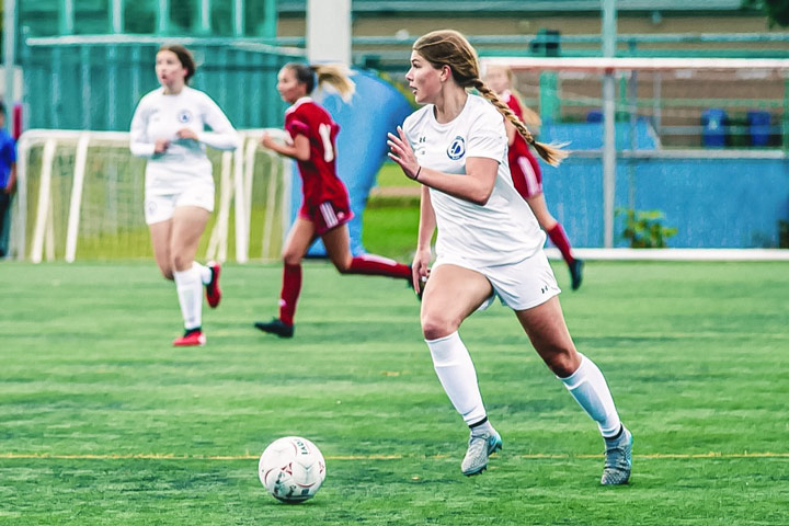 Piché was a star defender with the Dawson College women's team the last three seasons.