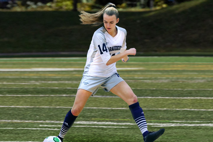 Montmorency's Alexiane Tremblay commits to Concordia soccer