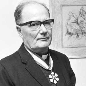 Father Bernard Lonergan, LLD 77