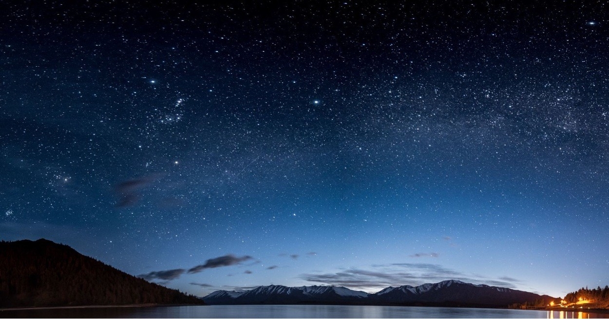 An image of the nighttime sky