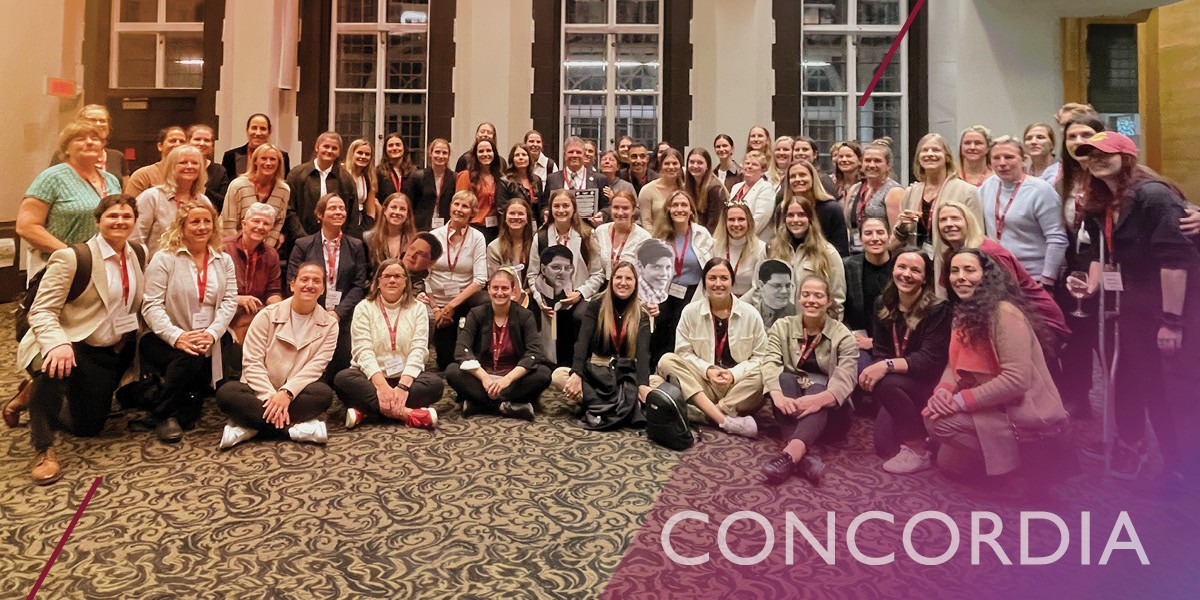 Group photo of Concordia women's hockey players