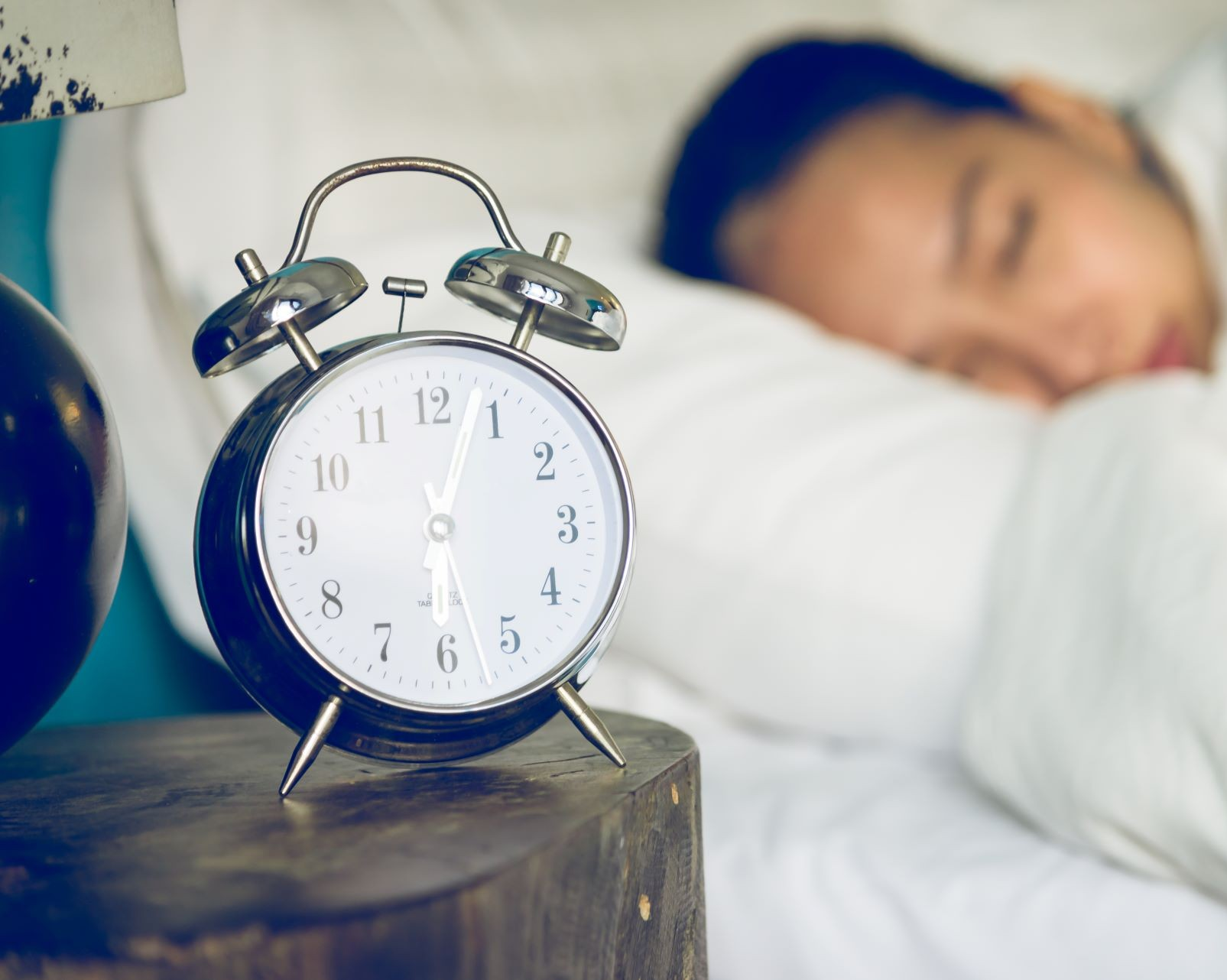 How the sleeping brain listens: tracking sounds across different sleep stages