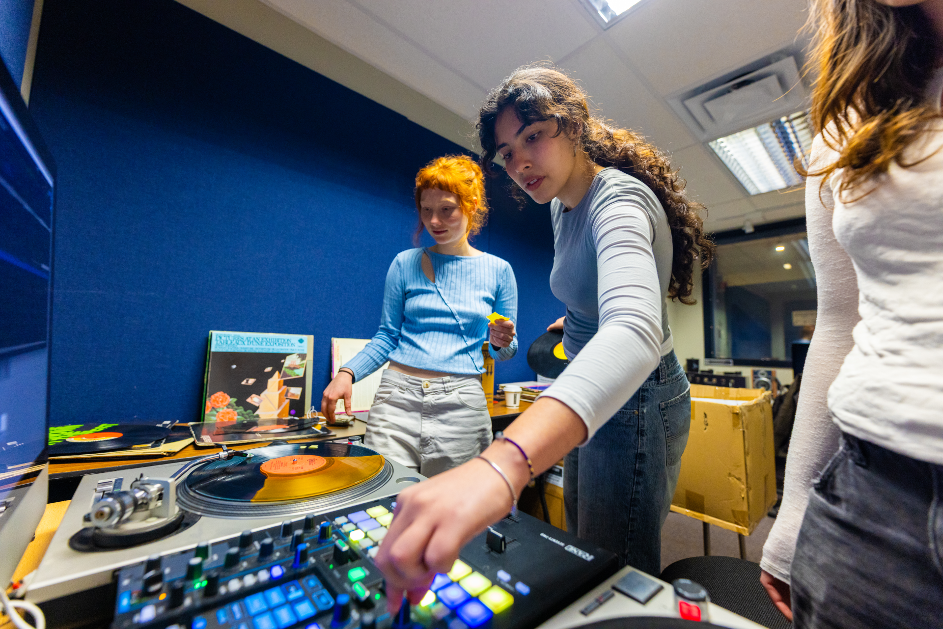 Concordia course puts students behind the decks to learn the art and history of DJing