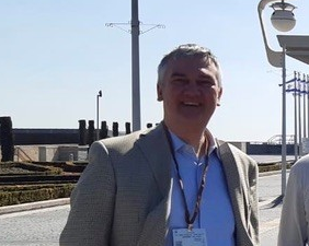 Csaba Nikolenyi publishes an article about Party Changing