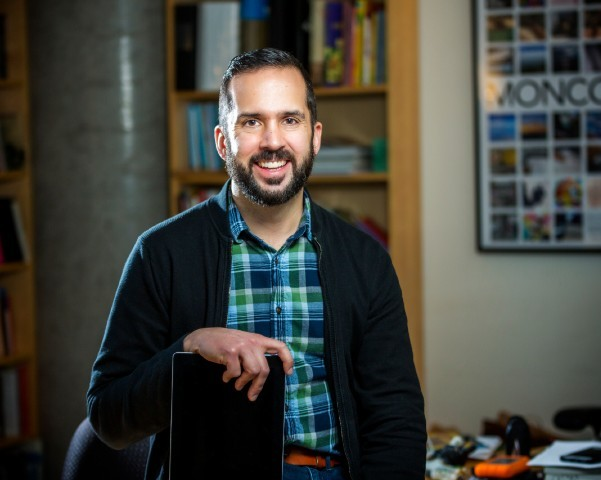 Juan Carlos Castro to Receive the 2022 National Higher Education Art Educator Award