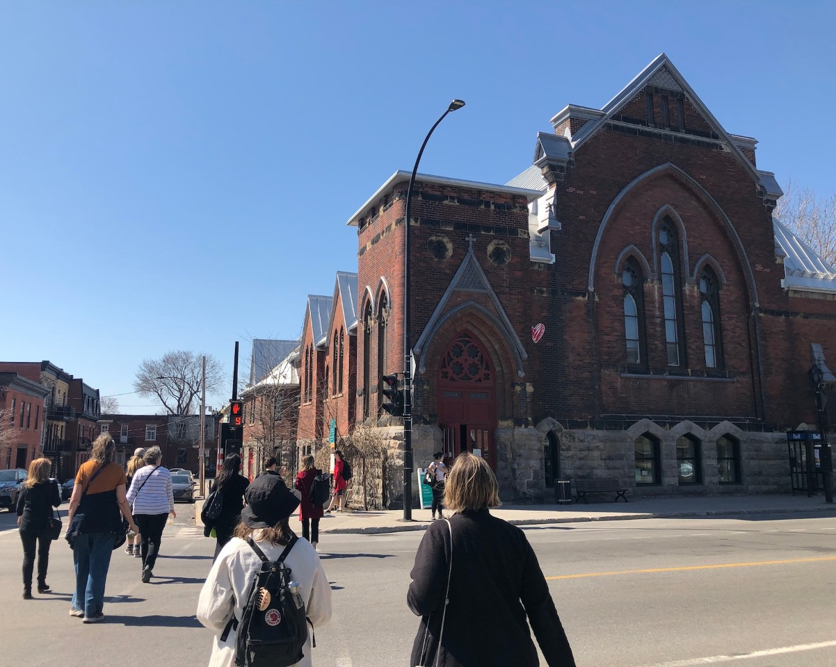 Professor and graduate students leading tours at the Society of Architectural Historians conference