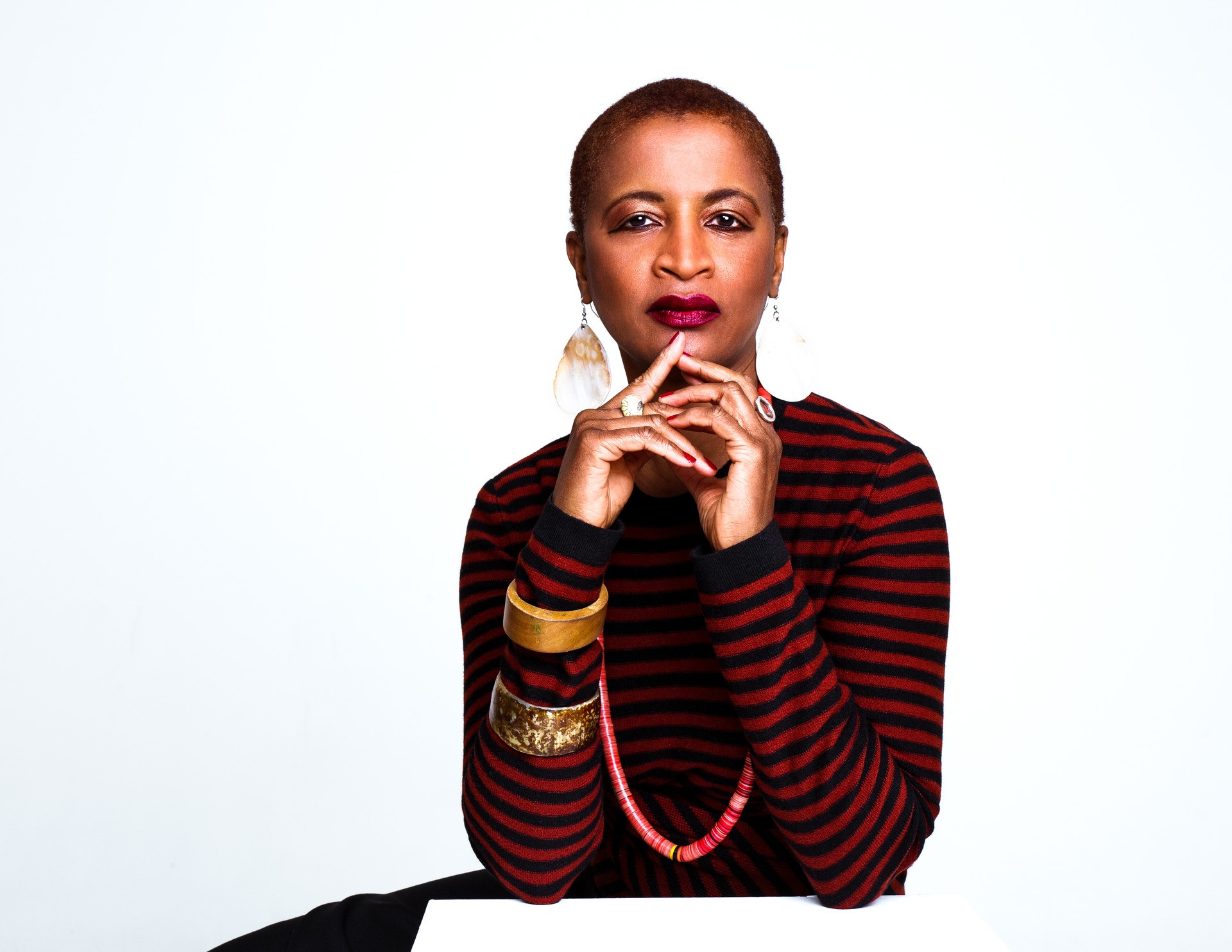 Dominique Fontaine receives the Grand Prix Dynastie in Visual Arts