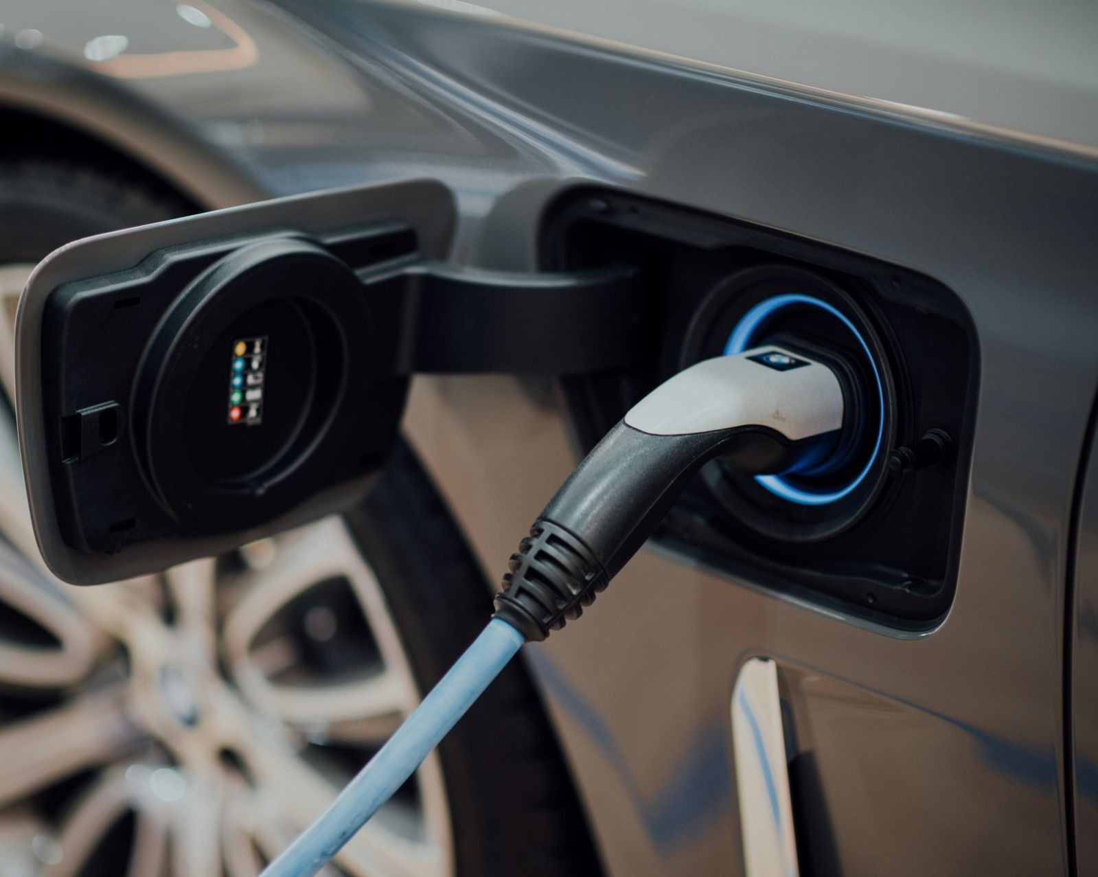 RESEARCH: Most EV charging stations are out of walking distance for older Montrealers, Concordia research shows