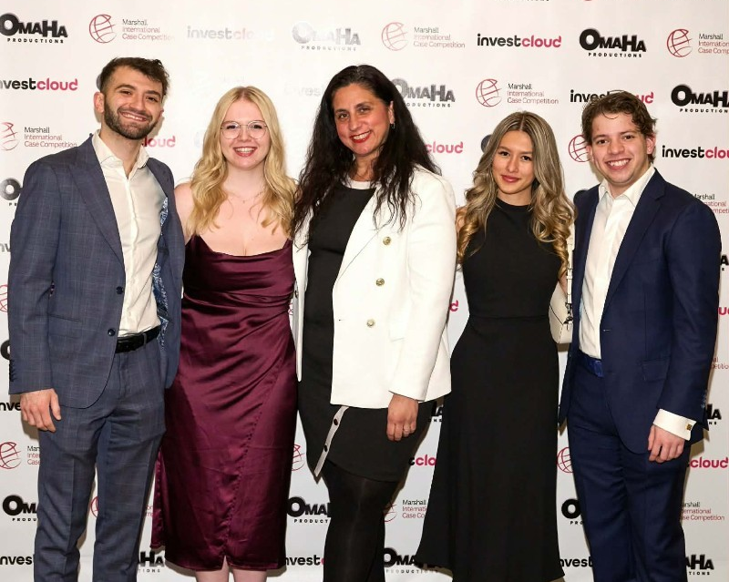 Concordian Nora Baronian honoured with Guillaume Samson Award from the Jeux du Commerce