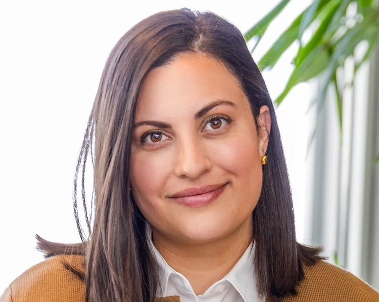 How a commercial real estate professional went from supporting deals to becoming a broker