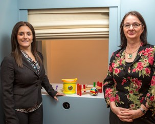 Sabrina Chiarella, doctoral candidate in the Department of Psychology, and her supervisor Diane Poulin-Dubois, professor in the Department of psychology and CRDH researcher