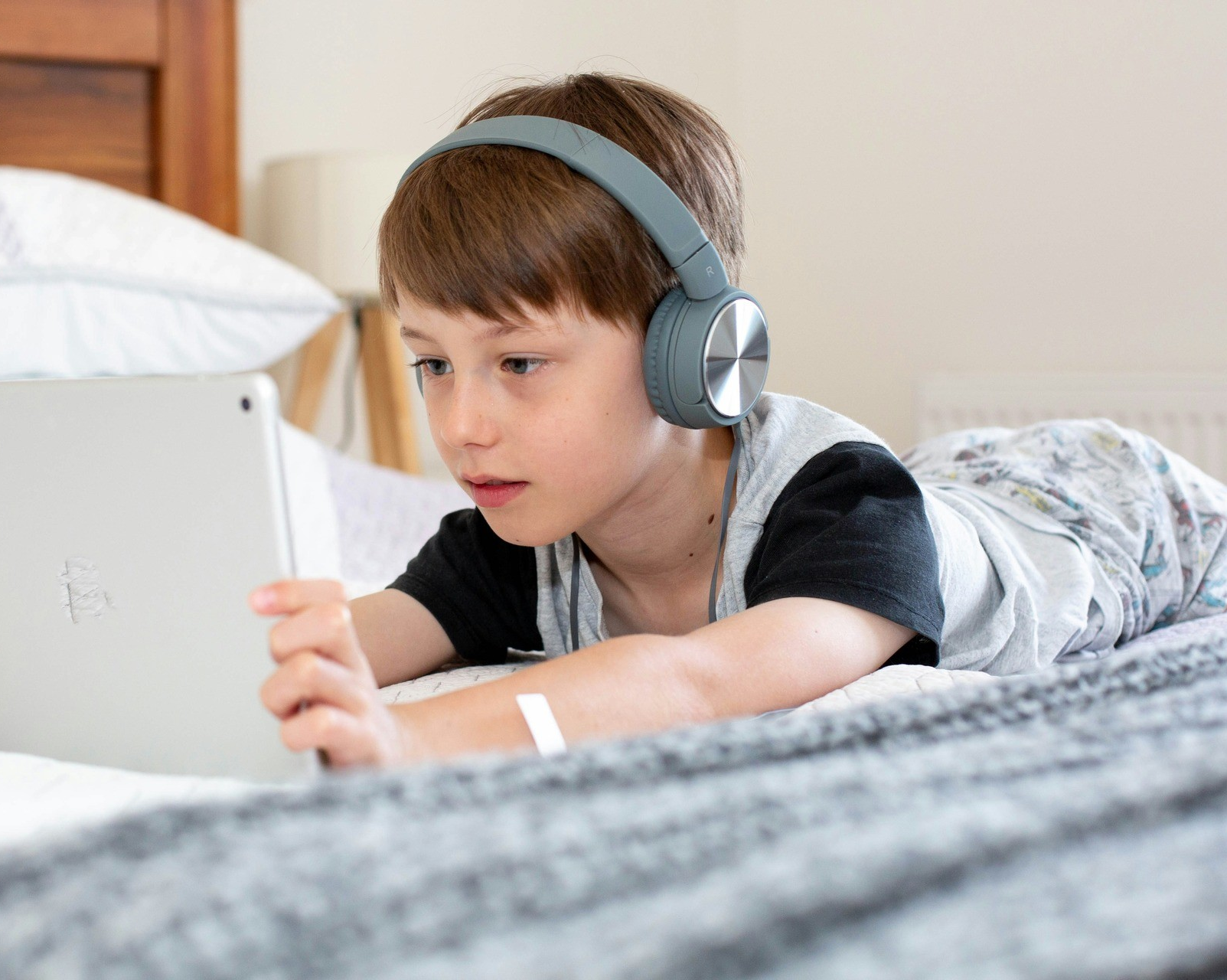 Finding a balance between social media and kids' education