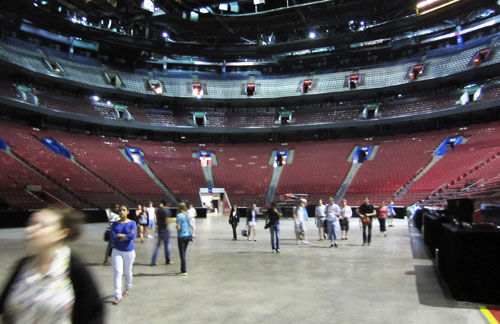 Students visit the Bell Centre as part of their program on sports marketing. 