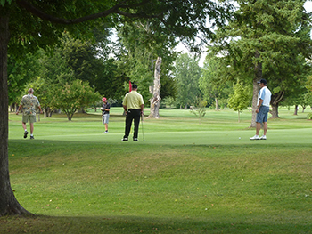 Concordia’s Memorial Golf Tournament, held every year at the Hemmingford Golf Club, raises money for student bursaries. | Photo by Concordia University