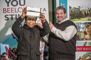 Engineering student Raquibul Hassan Siddiquee accepts prize from Howard Magonet, director of Counselling and Development. | Photo by Concordia University