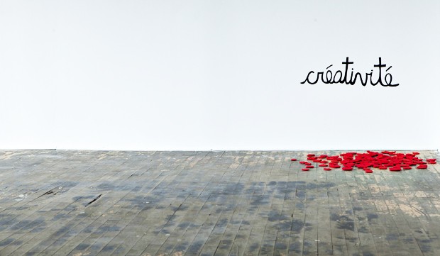 “école libre” by Tina Carlisi. | Photo courtesy of the artist “école libre” by Tina Carlisi. | Photo courtesy of the artist